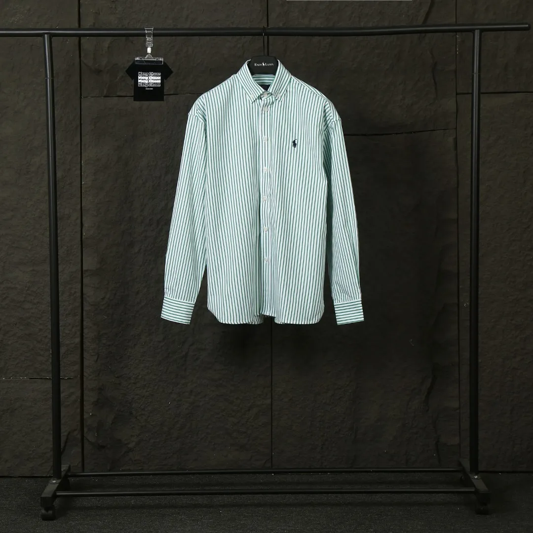 P250 Actual Photos [Popular New Style] Model No.: 25019# Color: Red/Green/Blue Size: S to Custom dyed original pearlescent white buttons, large and small divisions, vertical eyelets ✅ - Special shaped chiffon foil is included in the collar door tube, not easy to deform and pull ✅ - RL three-color large and small vertical striped shirt, extraordinary isometric, cleverly matched stripes, diverse wear to stimulate self-expression, relaxed layering to play with the look of the four seasons